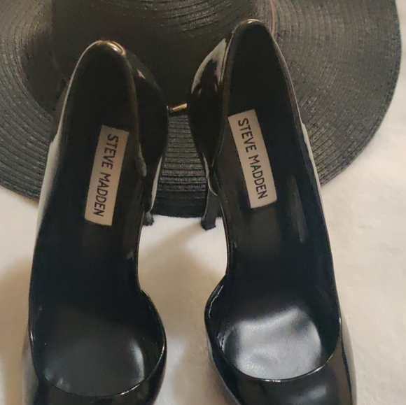 Shoes - Picture 2 of 2